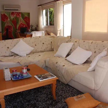 Helene Βίλα Πρωταράς